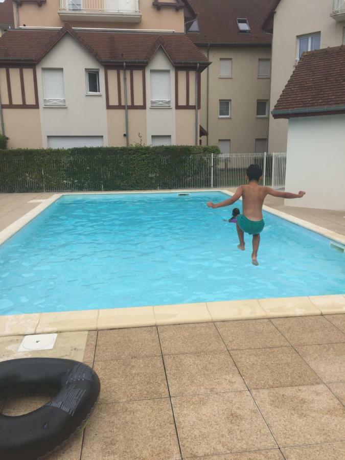 Appart Residence Proche Plage Avec Piscine Et Parking Couvert Prive Merville-Franceville-Plage Luaran gambar